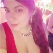 Profesora de ciencias imparte clases a niños de cualquier edad